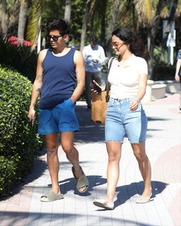 Camila Mendes feet photo thumbnail