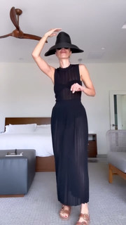Abigail Spencer feet photo thumbnail