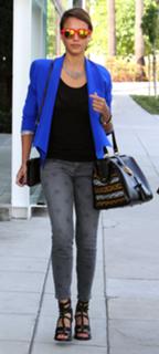 Jessica Alba feet photo thumbnail