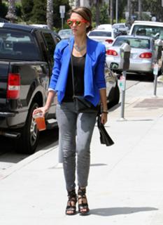 Jessica Alba feet photo thumbnail