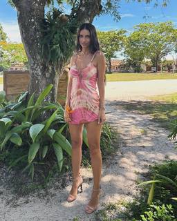 Zaira Nara feet photo thumbnail