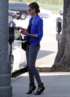 Jessica Alba feet photo thumbnail