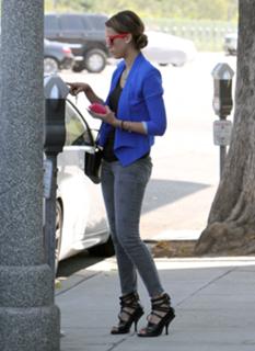 Jessica Alba feet photo thumbnail
