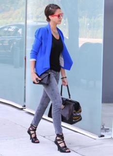 Jessica Alba feet photo thumbnail