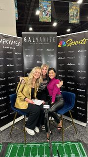 Megan Olivi feet photo thumbnail