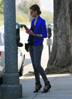Jessica Alba feet photo thumbnail