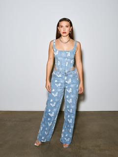 Millie Bobby Brown feet photo thumbnail