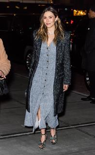 Elizabeth Olsen feet photo thumbnail