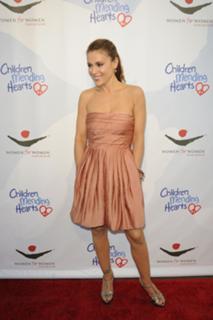 Alyssa Milano feet photo thumbnail