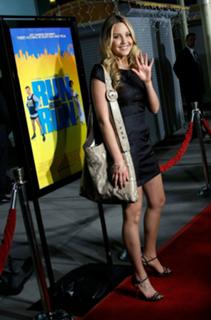 Amanda Bynes feet photo thumbnail