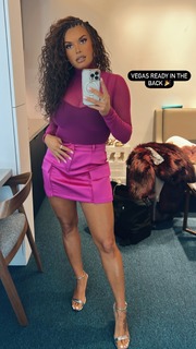 Joy Taylor feet photo thumbnail