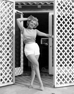 Marilyn Monroe feet photo thumbnail