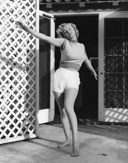 Marilyn Monroe feet photo thumbnail