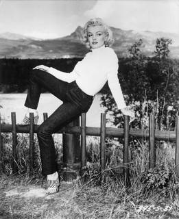 Marilyn Monroe feet photo thumbnail