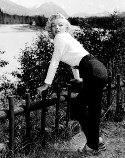 Marilyn Monroe feet photo thumbnail