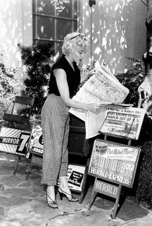 Marilyn Monroe feet photo thumbnail