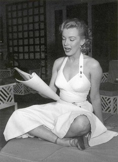 Marilyn Monroe feet photo thumbnail