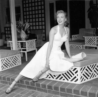 Marilyn Monroe feet photo thumbnail