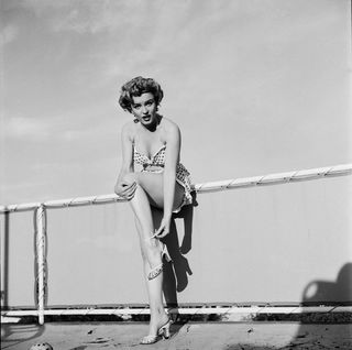 Marilyn Monroe feet photo thumbnail