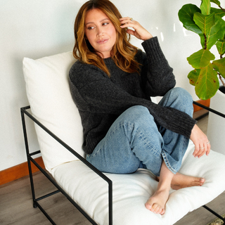 Ashley Tisdale feet photo thumbnail