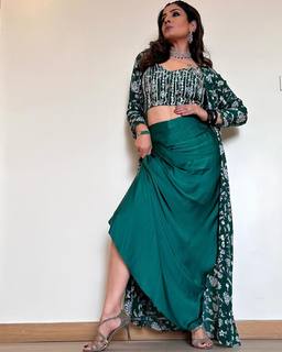 Raveena Tandon feet photo thumbnail