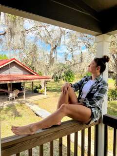 Karolina Kowalkiewicz feet photo thumbnail