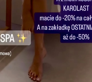 Karolina Pisarek feet photo thumbnail