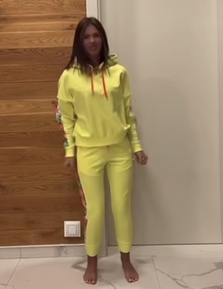 Klaudia Halejcio feet photo thumbnail