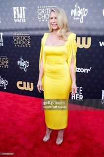 Chelsea Handler feet photo thumbnail
