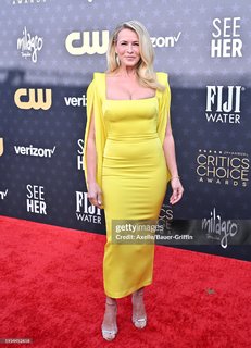 Chelsea Handler feet photo thumbnail