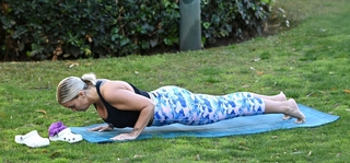 Kerry Katona feet photo thumbnail