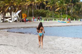 Lais Ribeiro feet photo thumbnail
