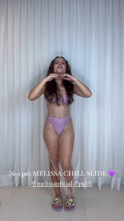 Larissa Manoela feet photo thumbnail