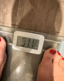 Kerry Katona feet photo thumbnail