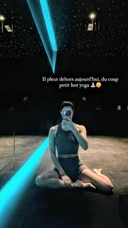 Iris Mittenaere feet photo thumbnail