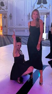 Chelsea Green feet photo thumbnail