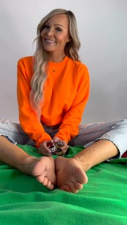 Kyle Unfug feet photo thumbnail