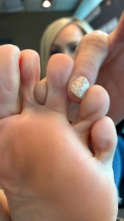 Kyle Unfug feet photo thumbnail