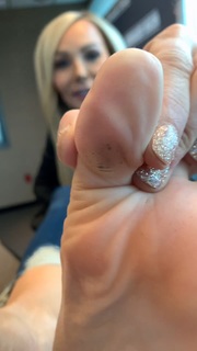 Kyle Unfug feet photo thumbnail