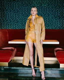 Kelsea Ballerini feet photo thumbnail