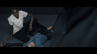 Halle Berry feet photo thumbnail
