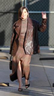 America Ferrera feet photo thumbnail