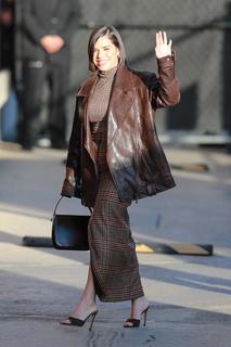 America Ferrera feet photo thumbnail