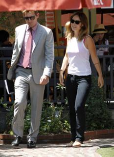 Olivia Wilde feet photo thumbnail