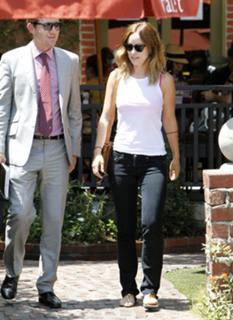 Olivia Wilde feet photo thumbnail
