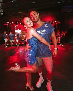 Larissa Manoela feet photo thumbnail