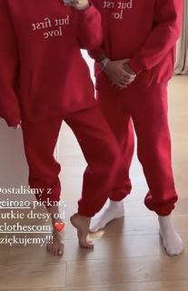 Karolina Pisarek feet photo thumbnail