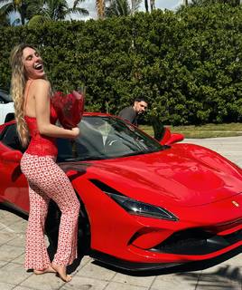 Lele Pons feet photo thumbnail