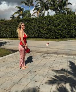 Lele Pons feet photo thumbnail