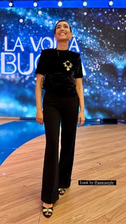 Caterina Balivo feet photo thumbnail